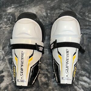 Bauer Supreme 150 Youth 8 in Shin Guards